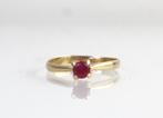 18 karaat gouden ring met solitair robijn, Ophalen of Verzenden, Goud, Ring, Met edelsteen