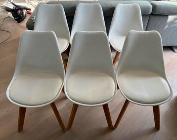Witte Eetkamerstoelen - Scandinavisch Design beschikbaar voor biedingen