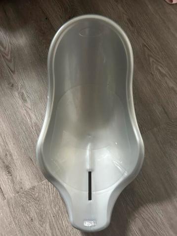 Badzitje voor baby beschikbaar voor biedingen