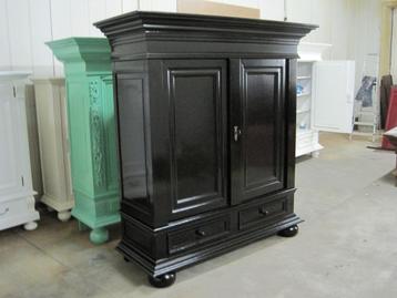 Kamerkasten, broodkasten, buffetkast brocante vintage kasten beschikbaar voor biedingen