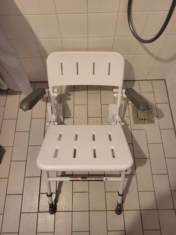 Te koop douche stoel  beschikbaar voor biedingen