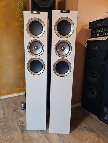 KER R 500 wit pianolak beschikbaar voor biedingen