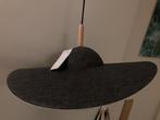 Waren 99,90 nieuwe lampen hoedvorm vilt Lawrence Grey, Huis en Inrichting, Lampen | Hanglampen, Verzenden, Nieuw, Hout, Minder dan 50 cm