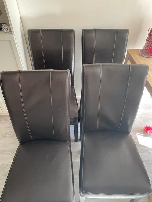 Gratis vier eetkamer stoelen, Huis en Inrichting, Stoelen, Gebruikt, Vier, Ophalen