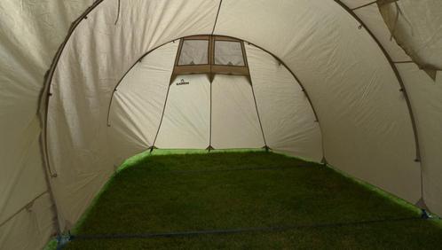 4 persoons tent Nomad en slechts enkele keren gebruikt., Caravans en Kamperen, Tenten, tot en met 4, Zo goed als nieuw, Ophalen