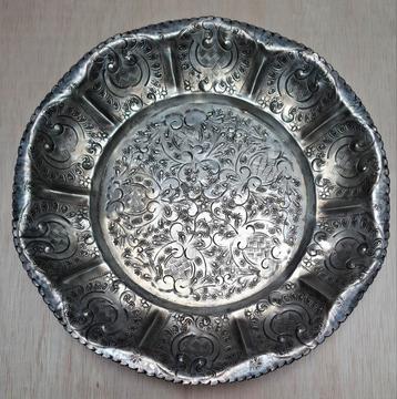 Antiek dienblad schaal met poten beschikbaar voor biedingen