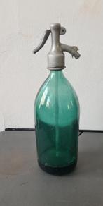 Oude groene brocante spuitfles, Ophalen