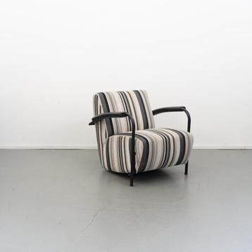 1 x Leolux Scylla fauteuil zwart/wit gestreepte stof beschikbaar voor biedingen