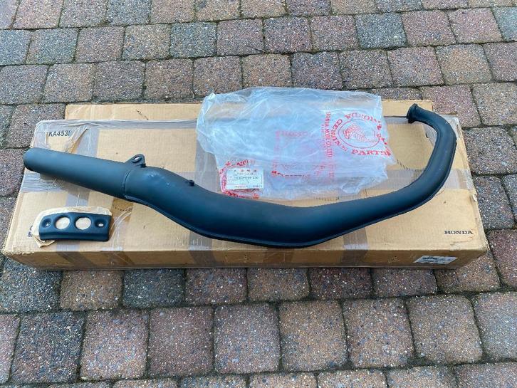 Honda MBX 50 Uitlaat NOS, Fietsen en Brommers, Brommeronderdelen | Algemeen, Nieuw, Uitlaat, Ophalen of Verzenden