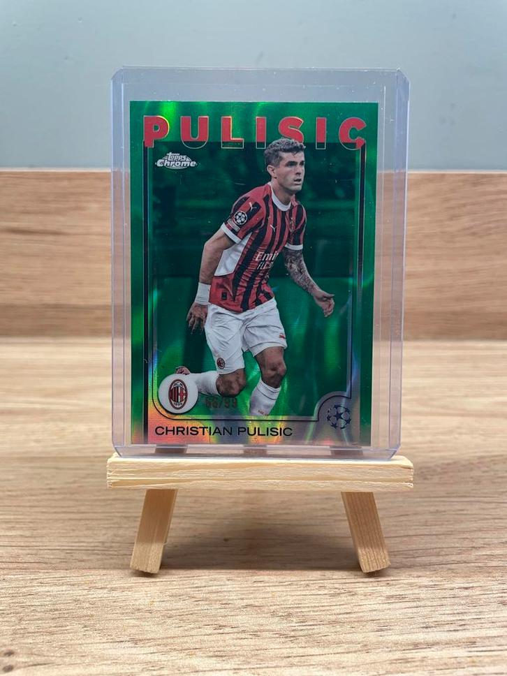 2024-25 Topps Chrome UCC Christian Pulisic Green Lava /99, Hobby en Vrije tijd, Verzamelkaartspellen | Overige, Nieuw, Losse kaart