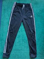 Goed als nieuwe adidas trainingspak maat 164, Zwart, Overige typen, Ophalen of Verzenden, Zo goed als nieuw