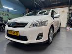 Toyota Auris 1.8 Full Hybrid 5DR CVT 2011 Wit Metallic, Auto's, 4 cilinders, Wit, 25 km/l, Auris