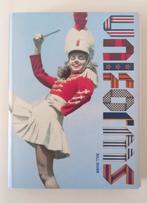 Boek: Uniforms door Bill Dunn, Bill Dunn, Ophalen of Verzenden, Zo goed als nieuw, Mode algemeen