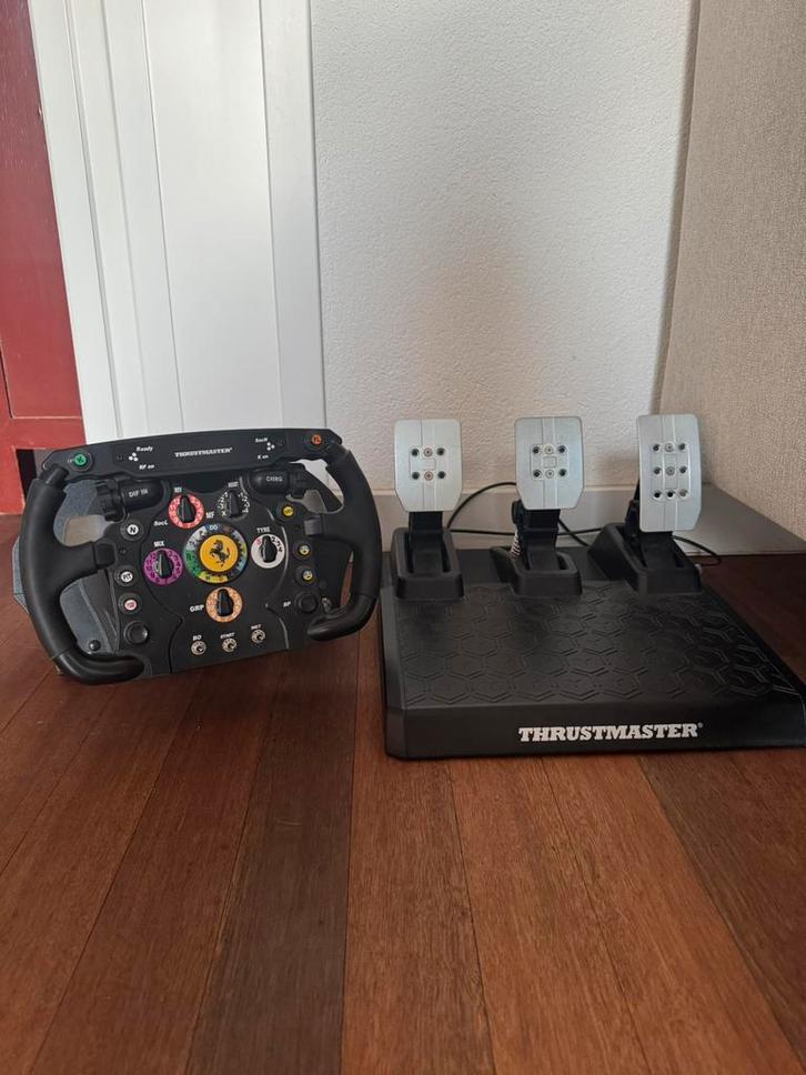 Sim racing set van thrustmaster, Computers en Software, Joysticks, Zo goed als nieuw, Ophalen of Verzenden
