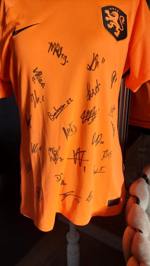 Gesigneerd Nike shirt Nederlands Elftal Dames 2022/2023 - M, Kleding | Dames, T-shirts, Zo goed als nieuw, Maat 38/40 (M), Korte mouw