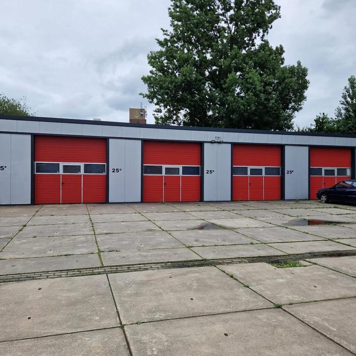 Loodsen / garageboxen te huur Industrieweg Winschoten, Zakelijke goederen, Bedrijfs Onroerend goed, Bedrijfsruimte, Huur