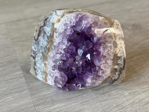 Amethist cluster staand Brazilië 337 gram, Verzamelen, Mineralen en Fossielen, Mineraal, Ophalen of Verzenden