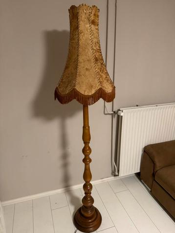 Vintage Antieke lamp met varkensblaas kap 