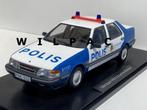 Saab 9000 CD Polis / Zweedse politie schaal 1:18 Triple 9, Ophalen of Verzenden, Nieuw, Auto, Overige merken