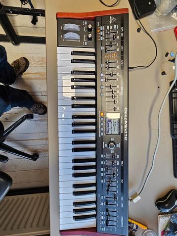 Behringer Deepmind 12 analoge synthesizer beschikbaar voor biedingen