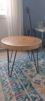 Houten bijzet tafel. Diameter 60 cm hoogte 48 cm. Stalen ond, 50 tot 100 cm, Zo goed als nieuw, Minder dan 50 cm, 50 tot 100 cm
