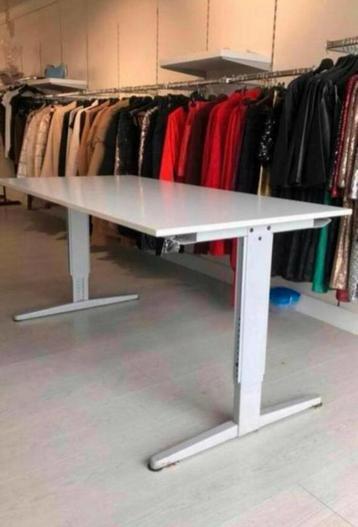 Bureau verstelbaar