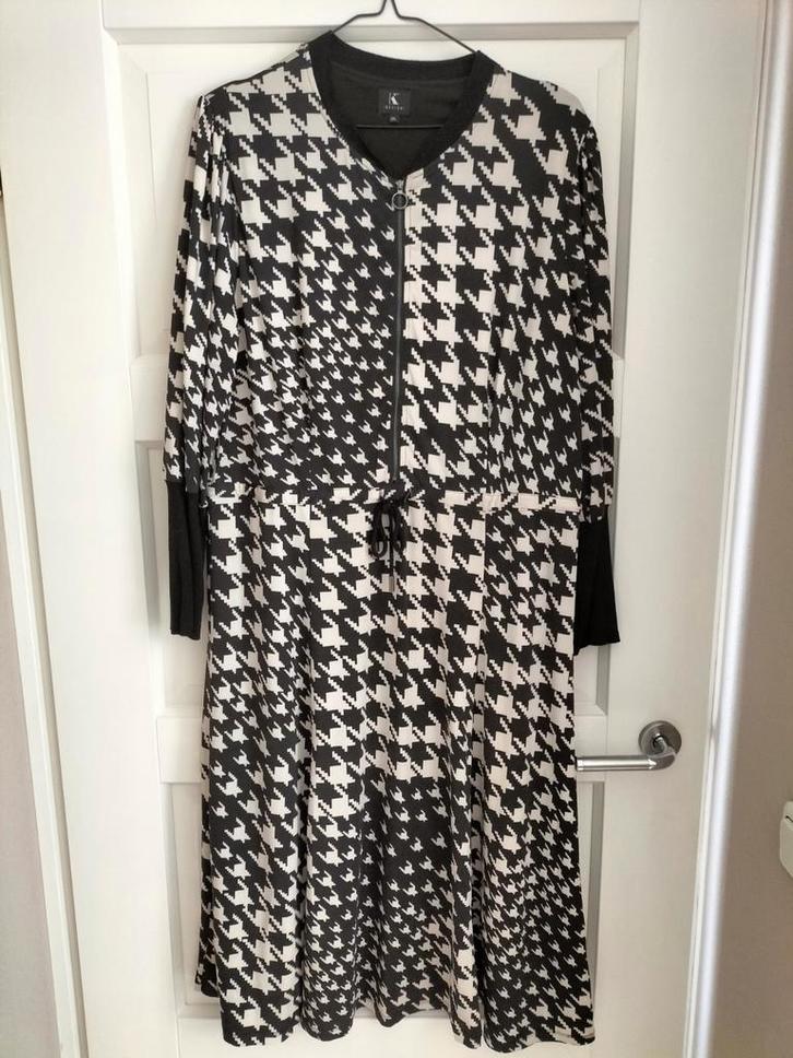 KDesign Jurk XXL - Zo Goed Als Nieuw, Kleding | Dames, Jurken, Zo goed als nieuw, Maat 46/48 (XL) of groter, Zwart, Onder de knie