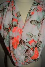 shawl, Pieces, mooie ronde shawl met frisse bloem patroon, Pieces, Ophalen of Verzenden, Zo goed als nieuw, Sjaal