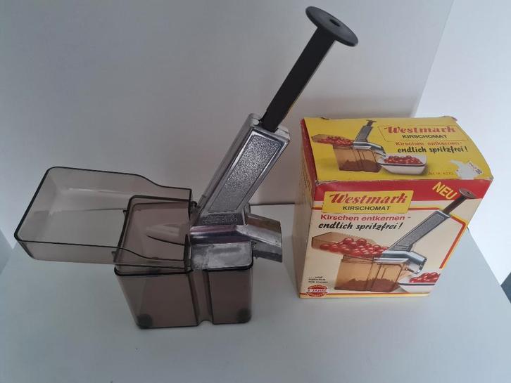Vintage Westmark kersenontpitter, Huis en Inrichting, Keuken | Keukenbenodigdheden, Ophalen of Verzenden
