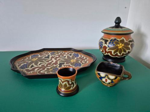 Gouda Art Deco plateel – handbeschilderd – (ca.1925–1935), Antiek en Kunst, Antiek | Keramiek en Aardewerk, Ophalen of Verzenden