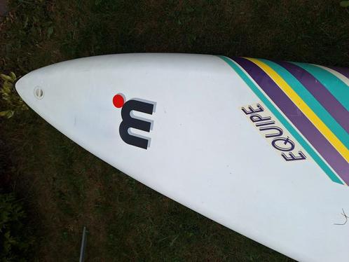 Mistral Equipe raceboard, Watersport en Boten, Windsurfen, Zo goed als nieuw, Plank, 300 cm of meer, Ophalen