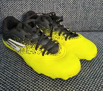Bijna nieuwe SKETCHERS model RAZOR voetbalschoenen maat 34 beschikbaar voor biedingen