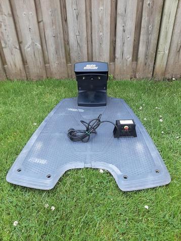 Laadstation met laadadapter Husqvarna Automower 220AC beschikbaar voor biedingen