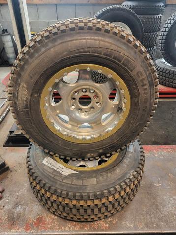 Tekoop Diverse sets autocross banden  beschikbaar voor biedingen