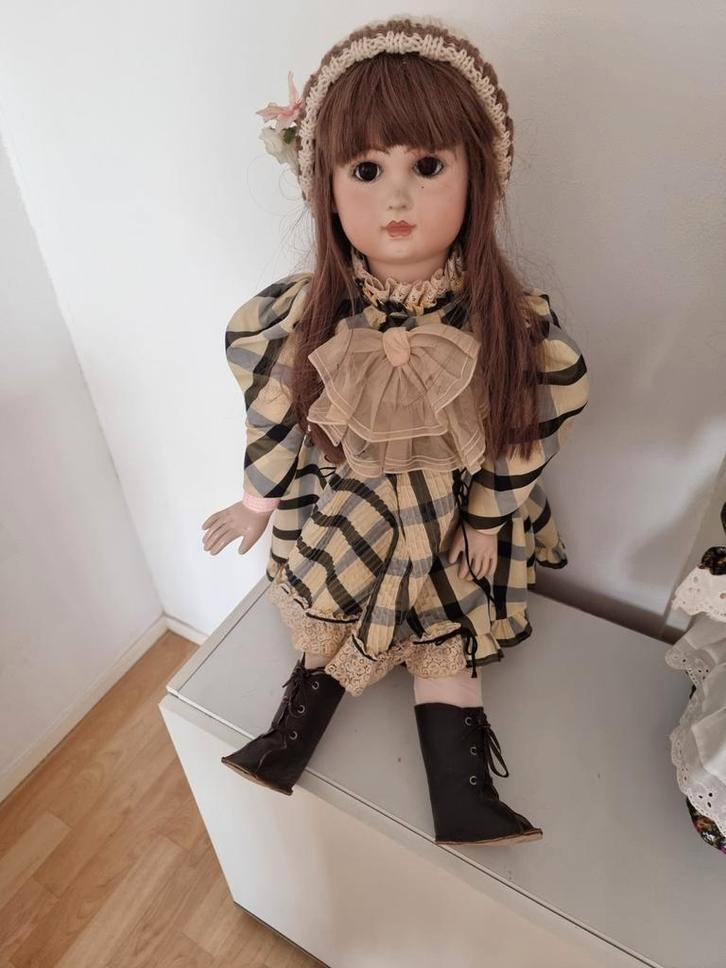 Antieke Porseleinen Pop met Jurk en Laarzen, Kinderen en Baby's, Speelgoed | Poppen, Gebruikt, Overige typen, Ophalen