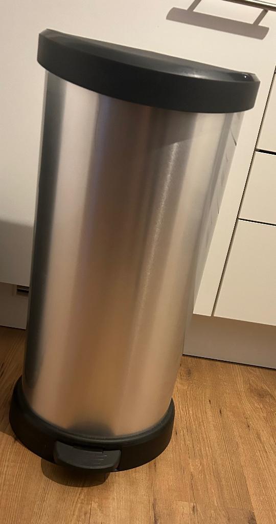 Curver Decobin - Prullenbak - 40 liter - Zilver Metallic, Huis en Inrichting, Woonaccessoires | Prullenbakken, Zo goed als nieuw