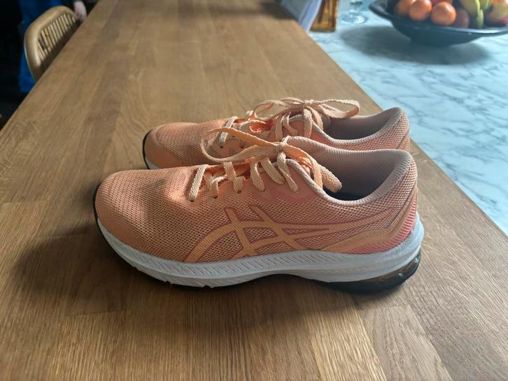 Asics GT-1000 hardloopschoenen maat 37, Sport en Fitness, Loopsport en Atletiek, Zo goed als nieuw, Hardlopen, Asics, Ophalen of Verzenden