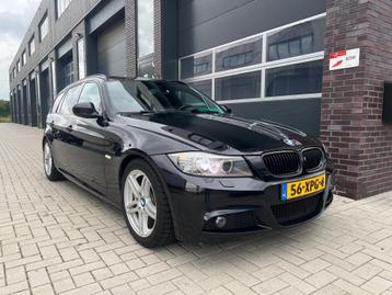 BMW 3 Serie Touring 318i M Sport Edition PANO/NAVI/ALCANTARA beschikbaar voor biedingen