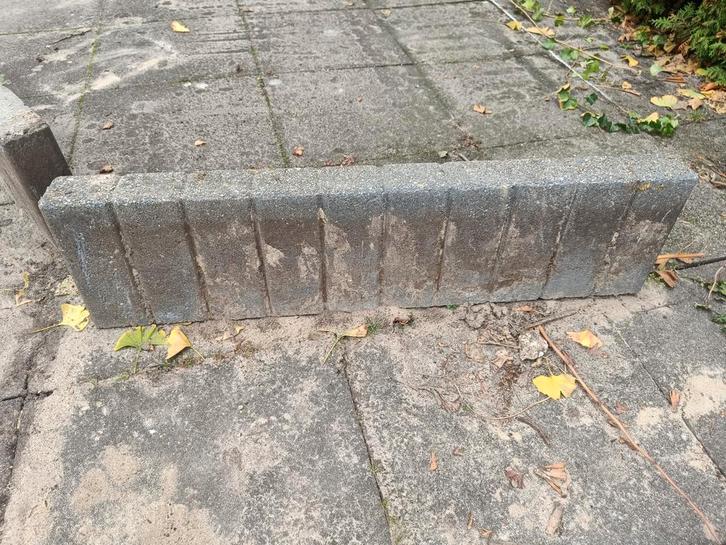 Palissade opsluitbanden 100x25x8cm 4stuks, Tuin en Terras, Bielzen en Borders, Gebruikt, Border, Beton, Minder dan 25 cm, Minder dan 100 cm