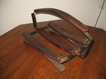 Kranten Lectuur Bak Hout/Metaal Vintage beschikbaar voor biedingen