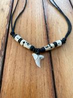 Haaientanden ketting mer witte en zwarte kralen, Verzamelen, Mineralen en Fossielen, Ophalen of Verzenden, Mineraal