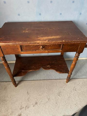 Houten bureau  met lade beschikbaar voor biedingen