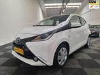 Toyota Aygo 2015. X-Play uitv. 42.000 km NAP., Auto's, Toyota, Voorwielaandrijving, Euro 5, Stof, Gebruikt