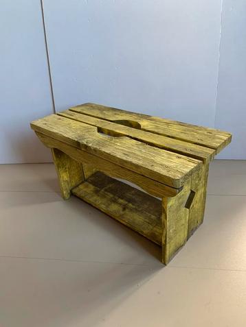 Vintage geel houten krukje, bankje, 58x26,5x31,5cm beschikbaar voor biedingen
