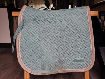 Full dressuurdek van Eskadron met grip beschikbaar voor biedingen