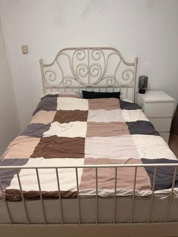 Mooi wit metalen bedframe IKEA - afbeelding 1