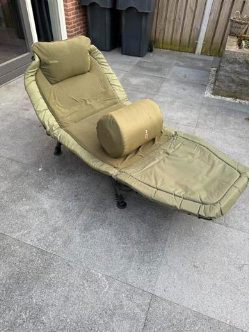 Trakker Armo Quiklok Bedchair + big snooze slaapzak beschikbaar voor biedingen