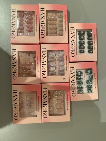 13 sets press on nagels maat M beschikbaar voor biedingen