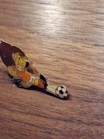 V 183  KNVB Dutchie Oranje Leeuw Voetbal Pin, Ophalen of Verzenden, Zo goed als nieuw, Sport, Speldje of Pin
