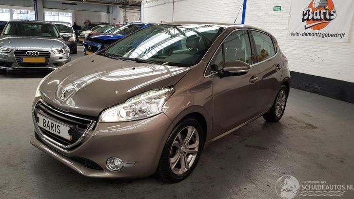 Peugeot 208 1.6 VTI 16V BENZ 1.598CC 88KW 120PK (bj 2014), Auto diversen, Schadeauto's, Peugeot, Handgeschakeld, Benzine, Hatchback